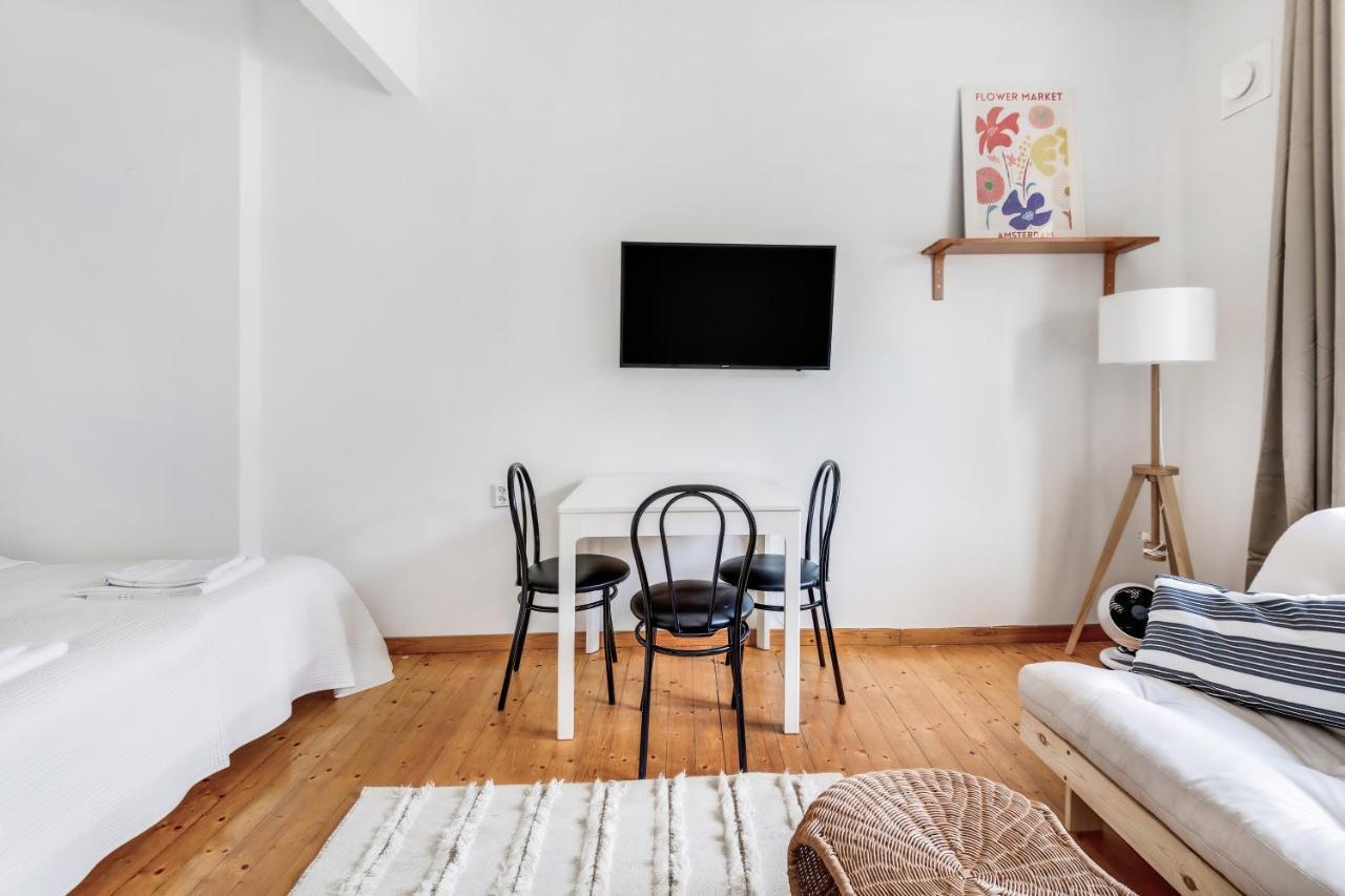 Wehost Colorful Studio Next To Park Puijonpuistikko In Vallila Neighborhood Helsingfors